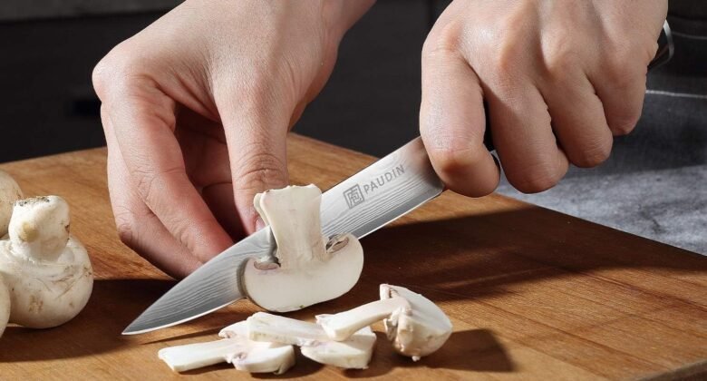 Cuchillos de Cocina especializados en cortar vegetales, con hojas afiladas y ergonómicas, ideales para obtener cortes precisos y fáciles en diversos tipos de vegetales.