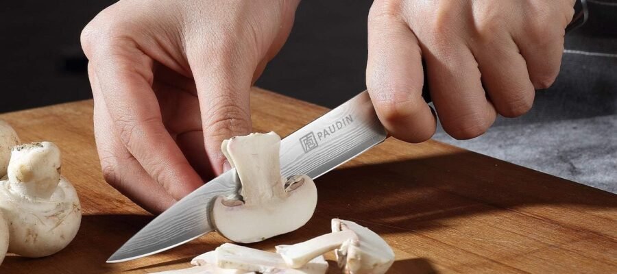 Cuchillos de Cocina especializados en cortar vegetales, con hojas afiladas y ergonómicas, ideales para obtener cortes precisos y fáciles en diversos tipos de vegetales.